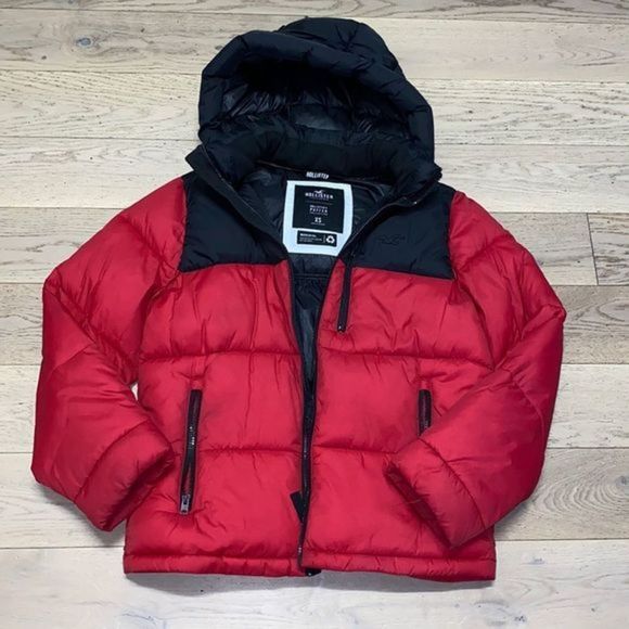 Hollister Other - Mens Hollister Puffer Removable Hood, Fleece lined Collar inside fleece pockets.